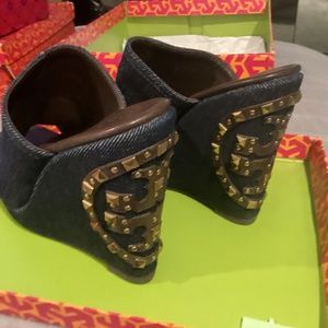 Tory Burch Meredith wedge blue denim sandals size 8.5